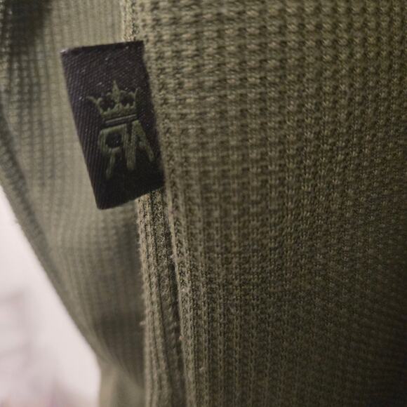 Red Ape Men’s Army Green Lightweight Knit Sweater Pullover Size M Casual - Picture 4 of 4